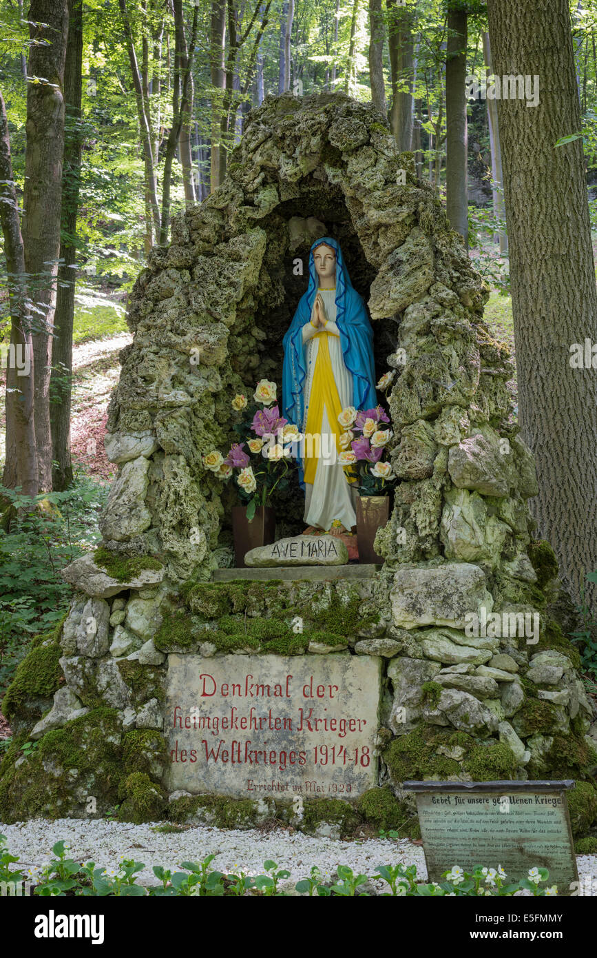 Marienstatue, World War I Memorial in den Wald, Schesslitz, Oberfranken, Franken, Bayern, Deutschland Stockfoto