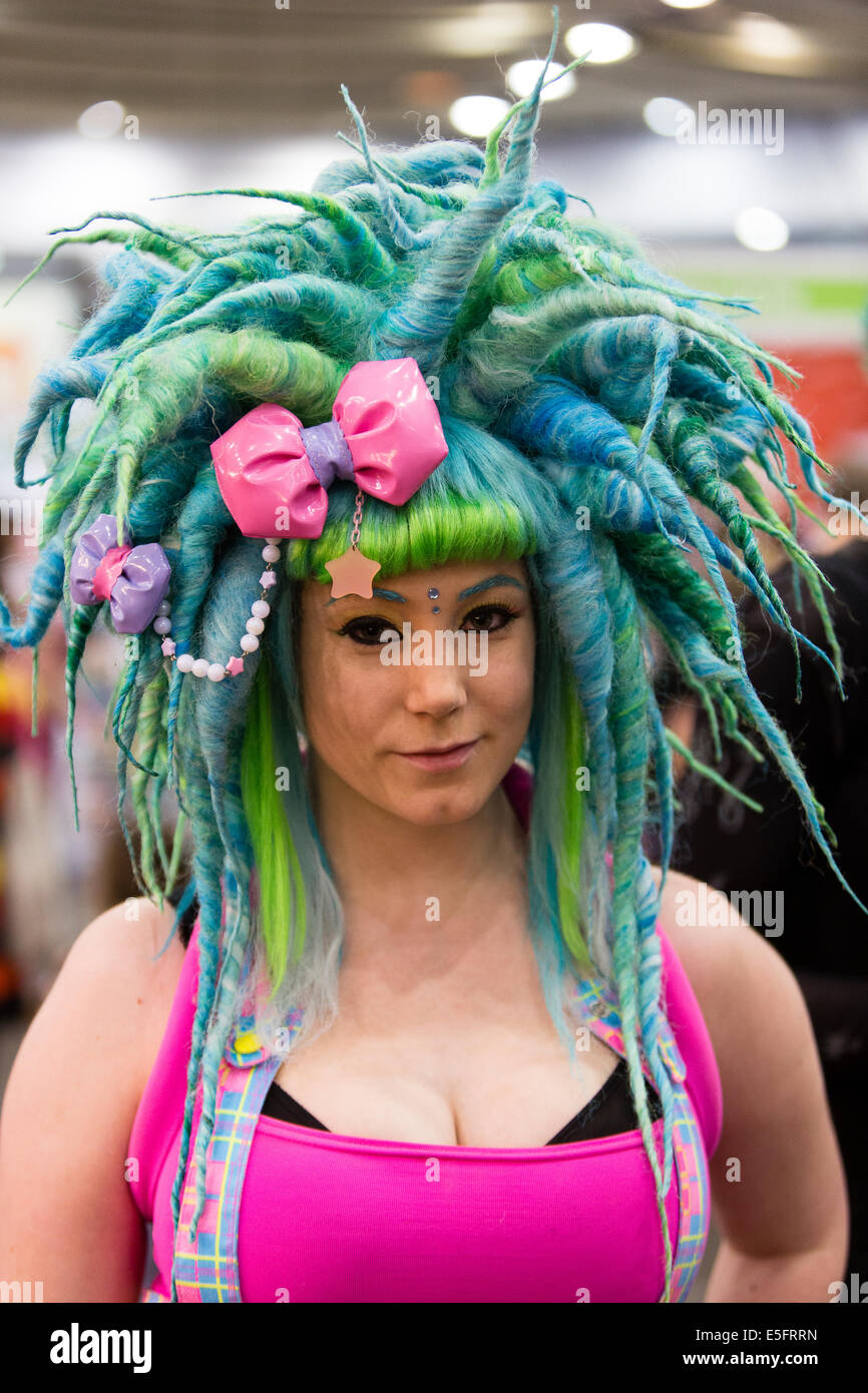 LONDON, ENGLAND weibliche Cosplayer bei Hyper Japan in Earls Court. Stockfoto