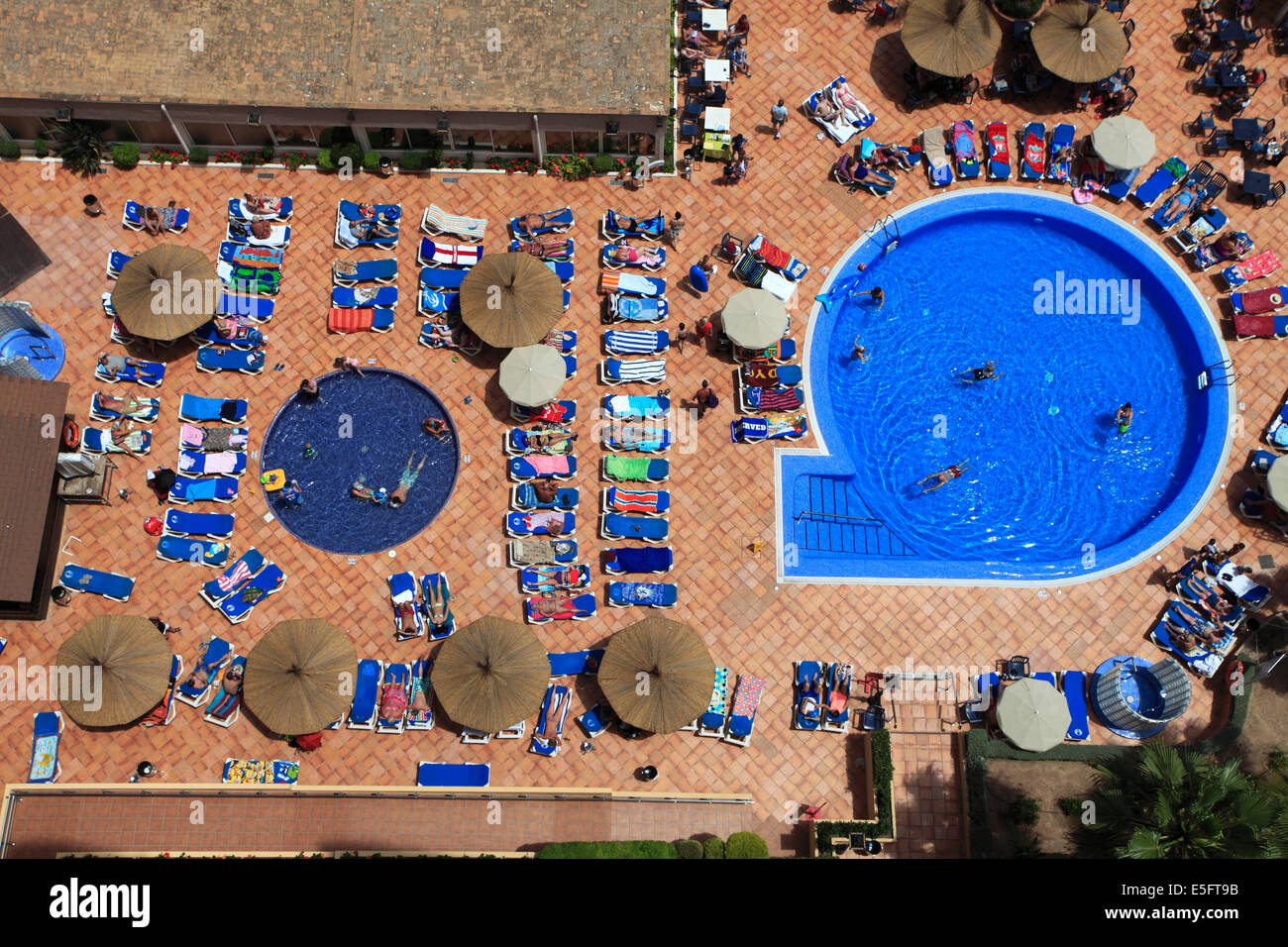 Außenseite des Sol Pelicanos Ocas Hotel Benidorm Resort, Costa Blanca, Provinz Valencia, Spanien, Europa. Stockfoto