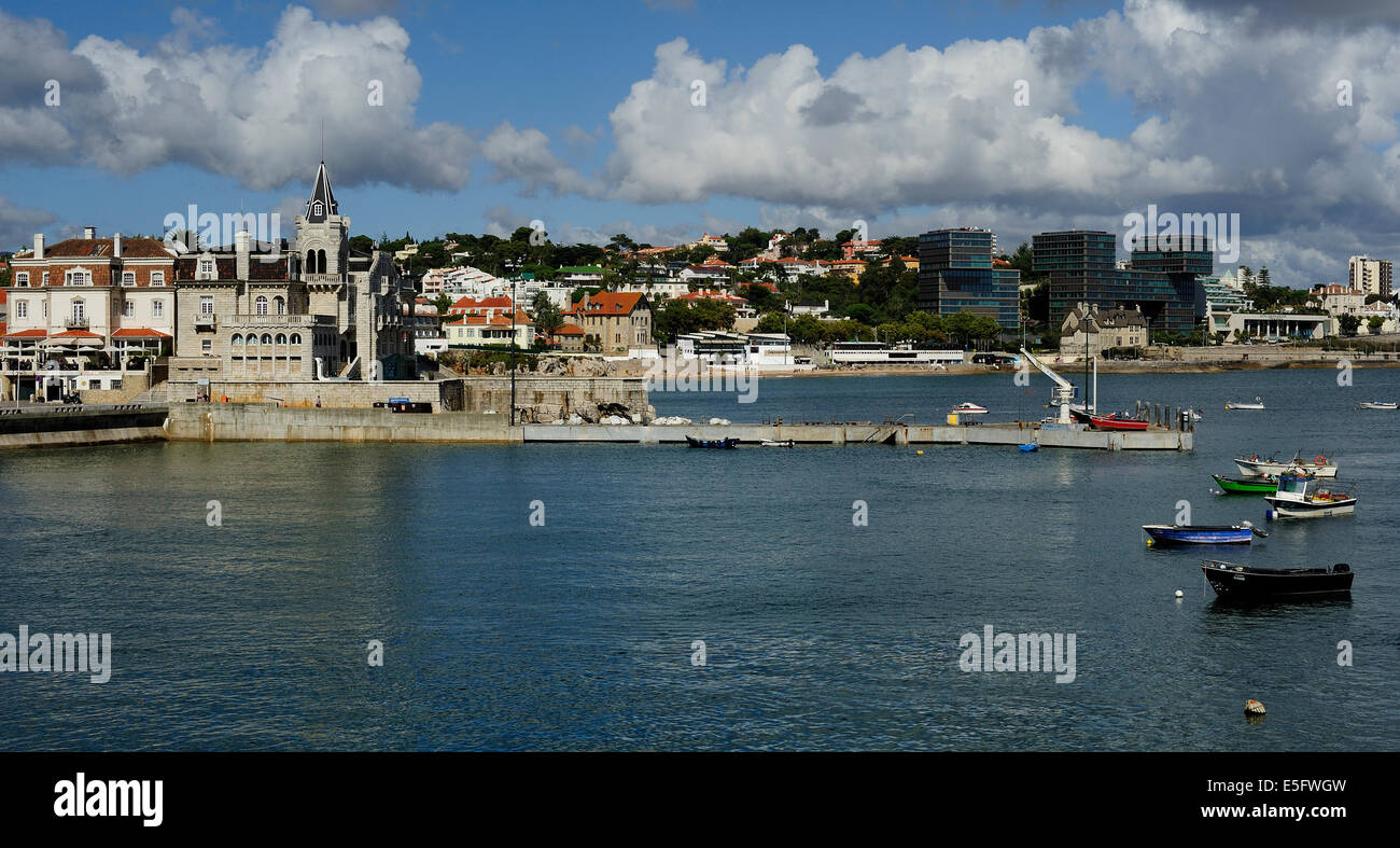 Blick auf die Küste in Cascais, Portugal Stockfoto