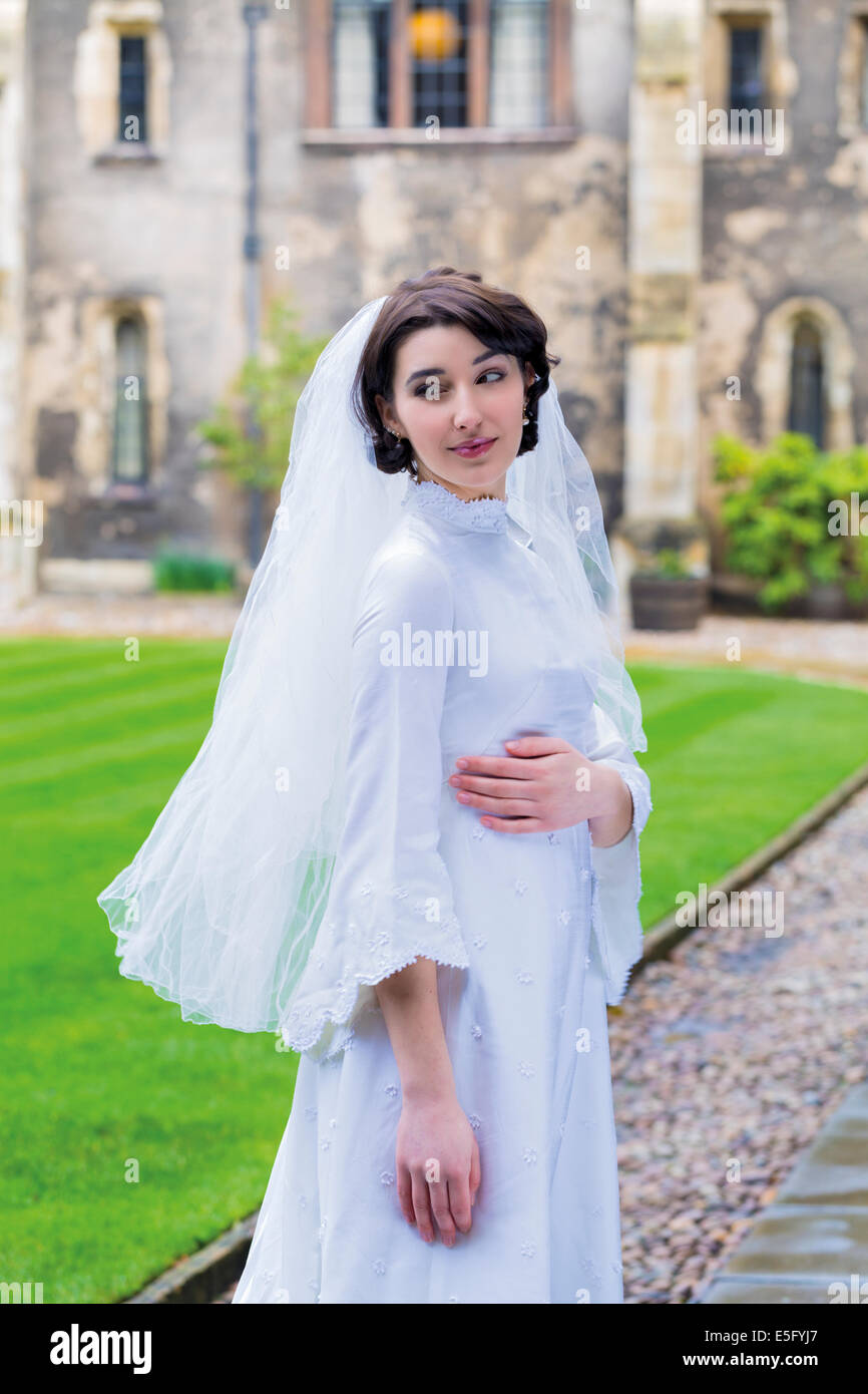 Eine Braut in Cambridge, England, UK Stockfoto