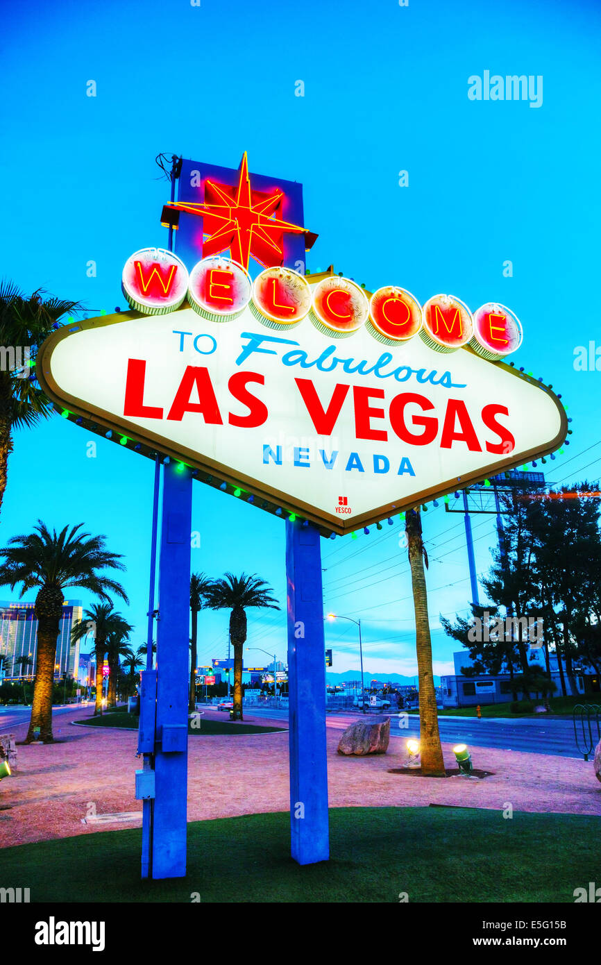 LAS VEGAS - APRIL 19: Welcome to Fabulous Las Vegas Schild am 19. April 2014 in Las Vegas, Nevada. Es ist ein Las Vegas Wahrzeichen funde Stockfoto