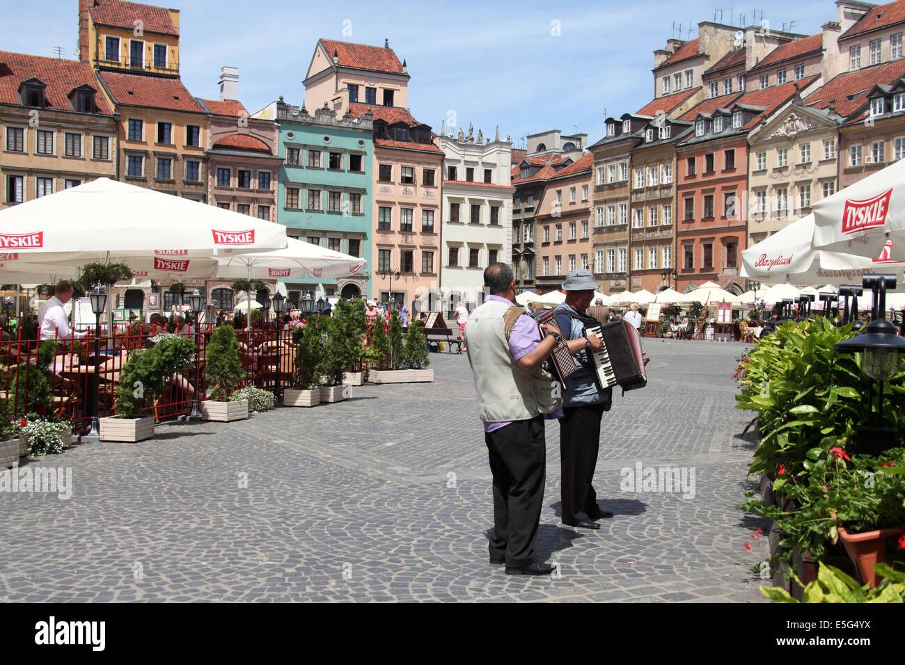 Musiker spielen in der berühmten Warschau Marktplatz Altstadt Stockfoto