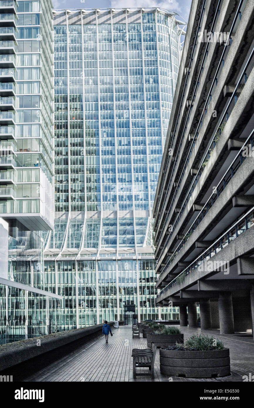 Barbican Gebäude und verglasten Hochhaus, City of London, London UK Stockfoto