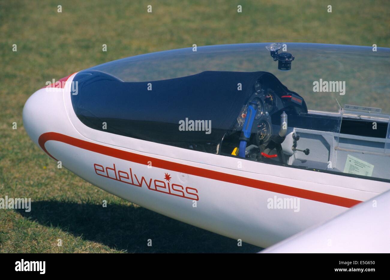 Cockpit des alten Seglers französische Flugzeug Sirene C-30s Edelweiss, Frankreich Stockfoto