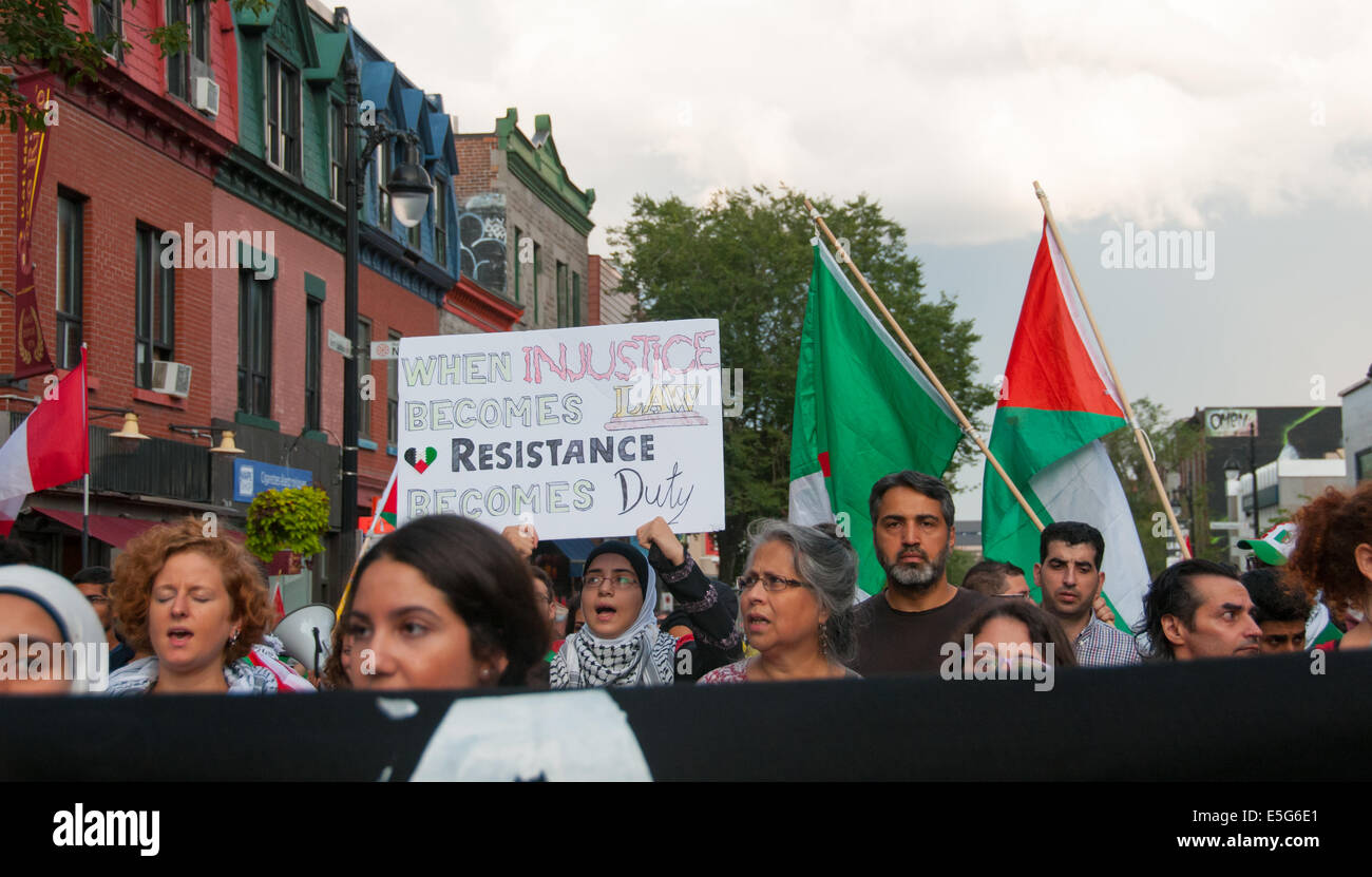 Montreal, Kanada. 30. Juli 2014. Ward nahm auf die Straße zu protestieren gegen die kontinuierliche Bombardierung des Gazastreifens, die in einer wachsenden Zahl von palästinensischen zivilen Casulaties resultiert. Bildnachweis: Megapress/Alamy Live-Nachrichten Stockfoto