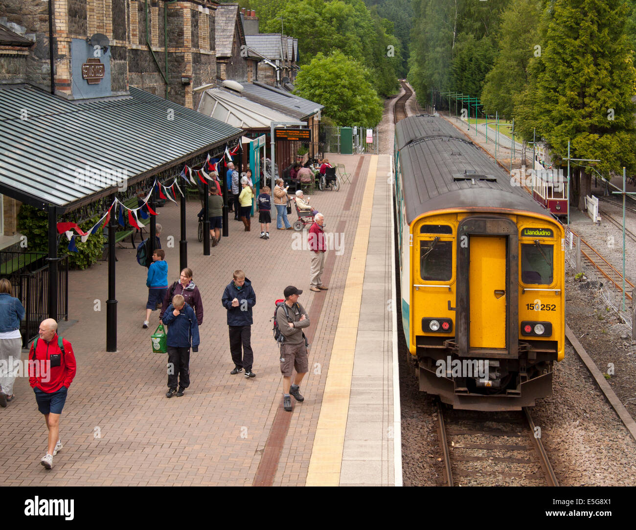 Ansicht von Betws-y-Coed-Station in Conwy Valley, Gwynedd, Nordwales, UK. Stockfoto