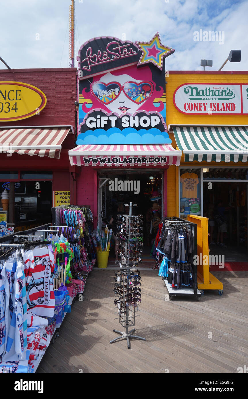 Ein Geschenk-Shop auf Coney Island Stockfoto