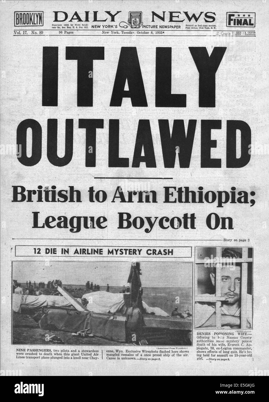 1935 New York Daily News (USA) Titelseite Berichterstattung des Völkerbundes Verurteilung von Italien für seine Invasion von Äthiopien Stockfoto