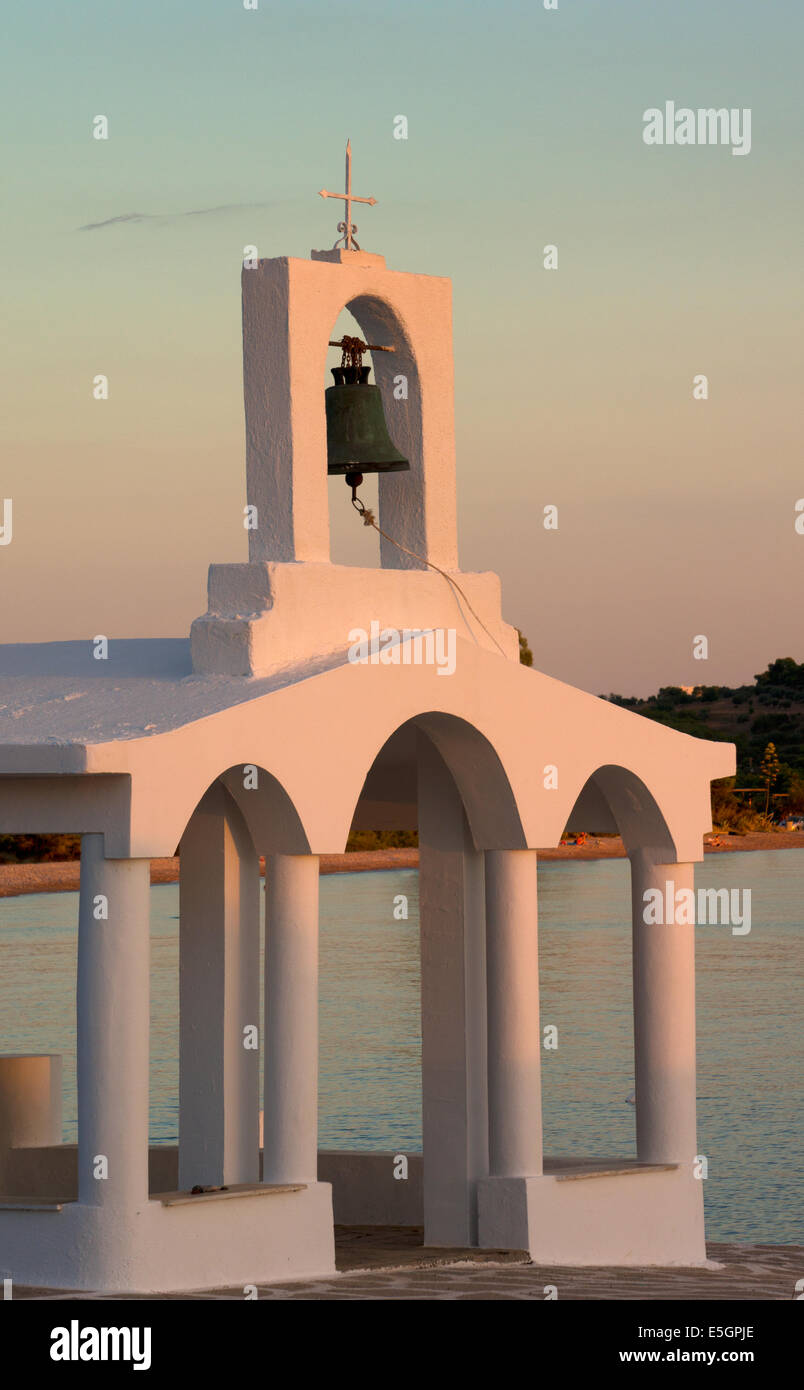 Griechische Kirche von Küste bei Porto Heli, Argolis, Peloponnes, Griechenland Stockfoto