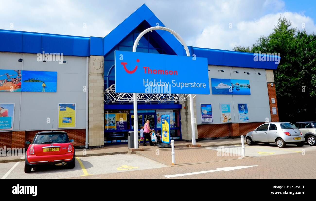 Ein Thomson Urlaub Superstore auf einem uk Retailpark Stockfoto