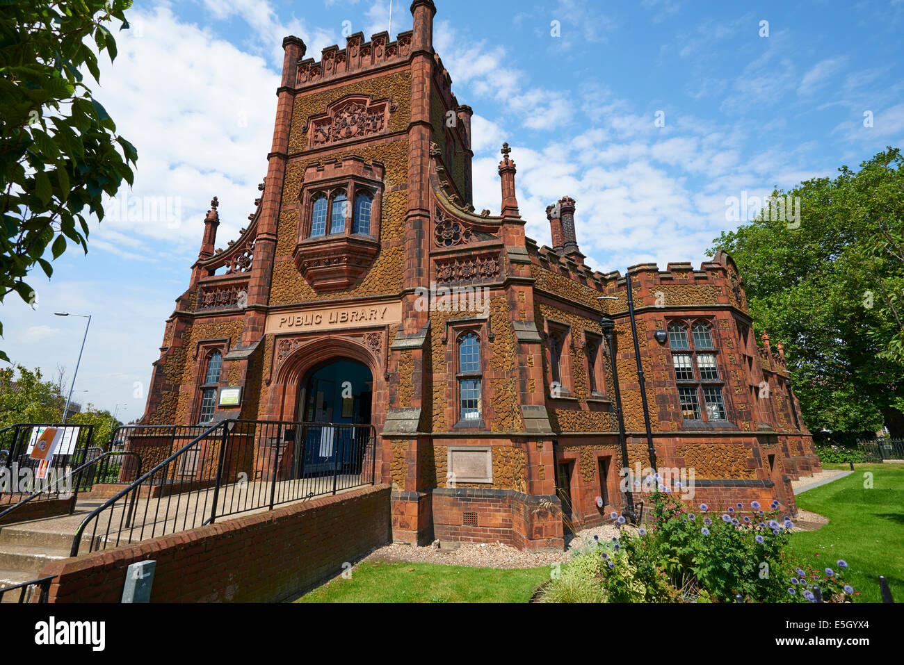Die Stadtbibliothek finanziert und von Philanthrop Andrew Carnegie King's Lynn Norfolk UK eröffnet Stockfoto