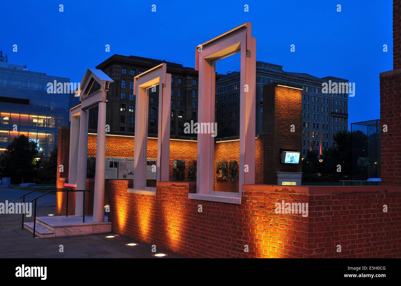 PHILADELPHIA, PENNSYLVANIA: Ein Ausschnitt Haus mit Tür und Fenster des Hauses des Präsidenten Stockfoto