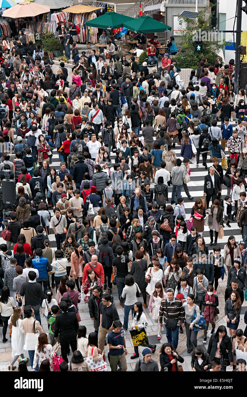 Fußgänger Crossover im Bezirk Harajuku, Tokio, Japan. Stockfoto