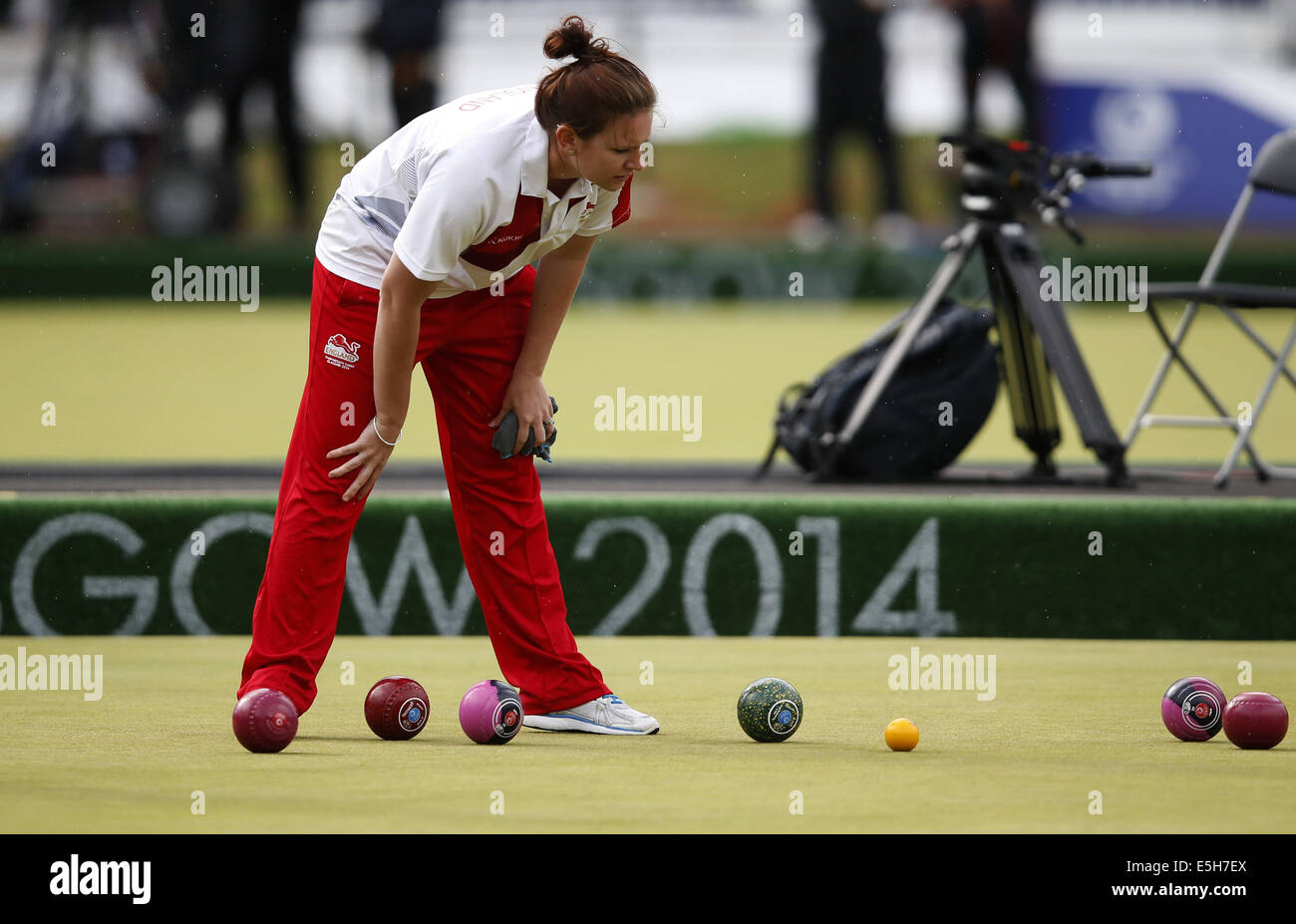 Glasgow, Schottland. 31. Juli 2014. Sian Gordon England blickt auf während der Frauen Tripel Goldmedaille Spiel der Lawn Bowls zwischen England und Australien am 8. Tag der Glasgow 2014 Commonwealth Games im Kelvingrove Lawn Bowls Centre in Glasgow, Schottland, am 31. Juli 2014. England beanspruchte den Titel mit 22-4. Bildnachweis: Wang Lili/Xinhua/Alamy Live-Nachrichten Stockfoto