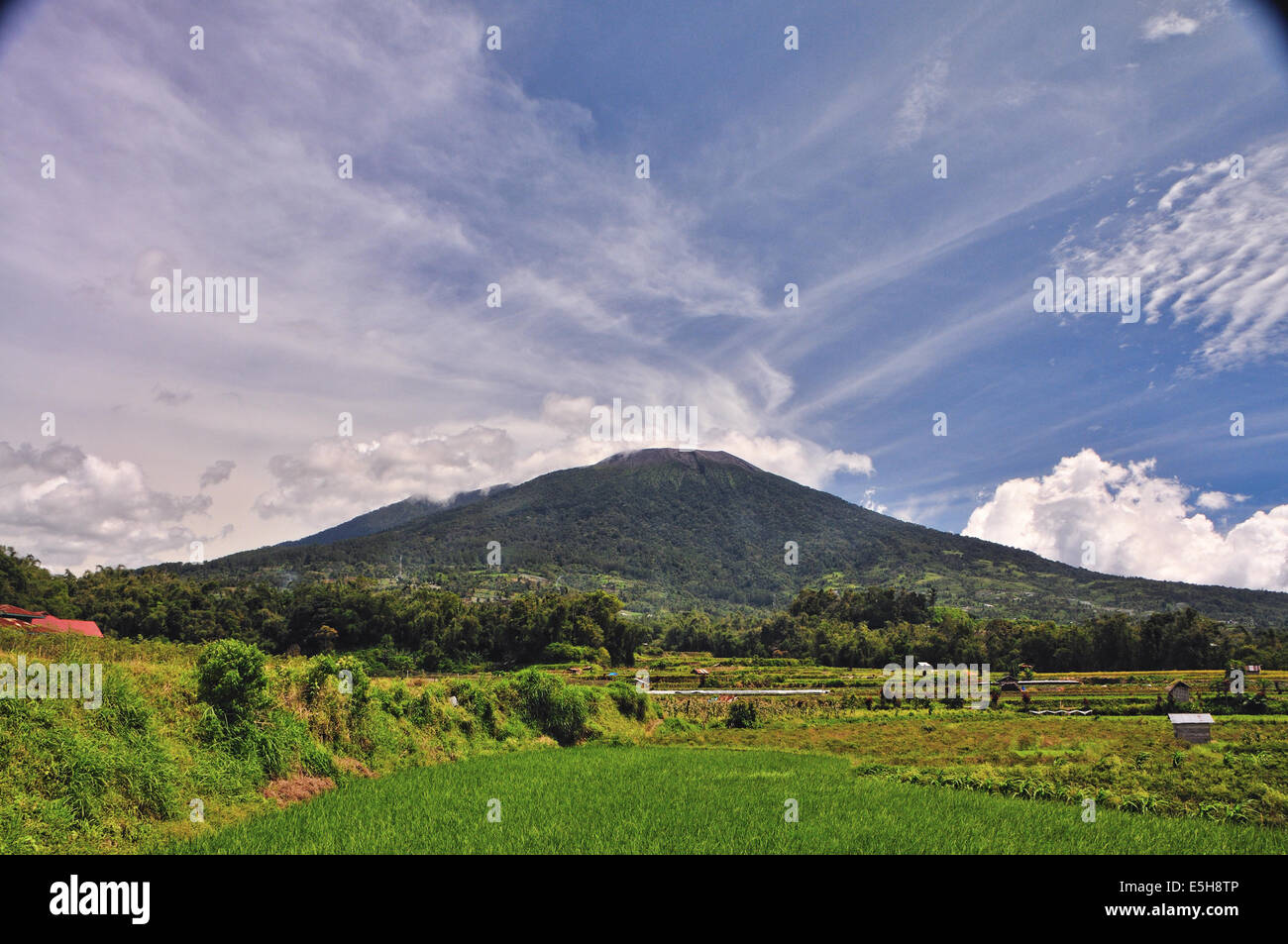 Merapi ist (Gunung Merapi) der aktivste Vulkan auf Sumatra Insel (50 Eruptionen seit dem 18. Jahrhundert) Stockfoto