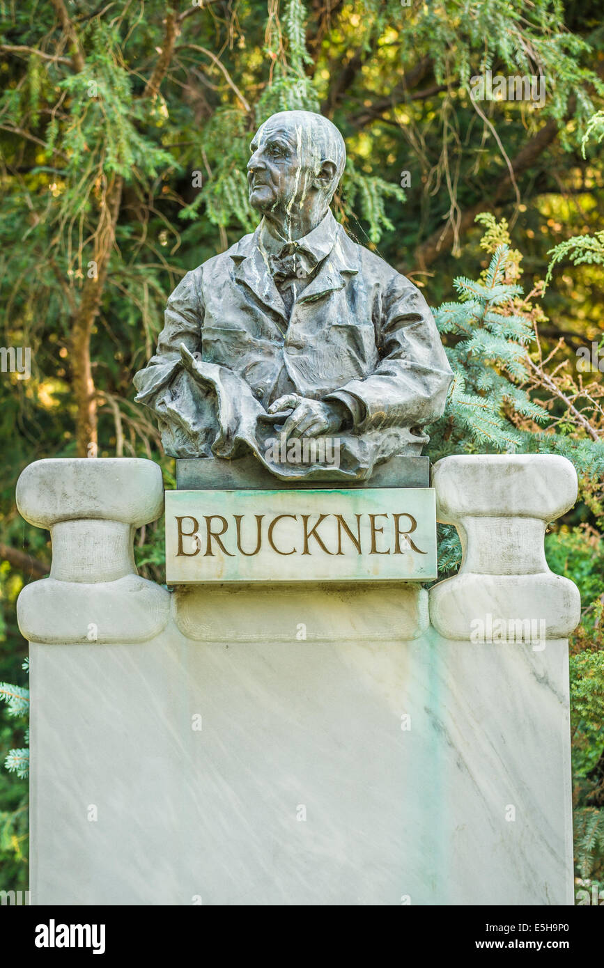 Bruckner-Büste im Stadtpark, Vienna. Anton Bruckner war ein österreichischer Komponist, bekannt für seine Sinfonien, Messen und Motetten. Stockfoto