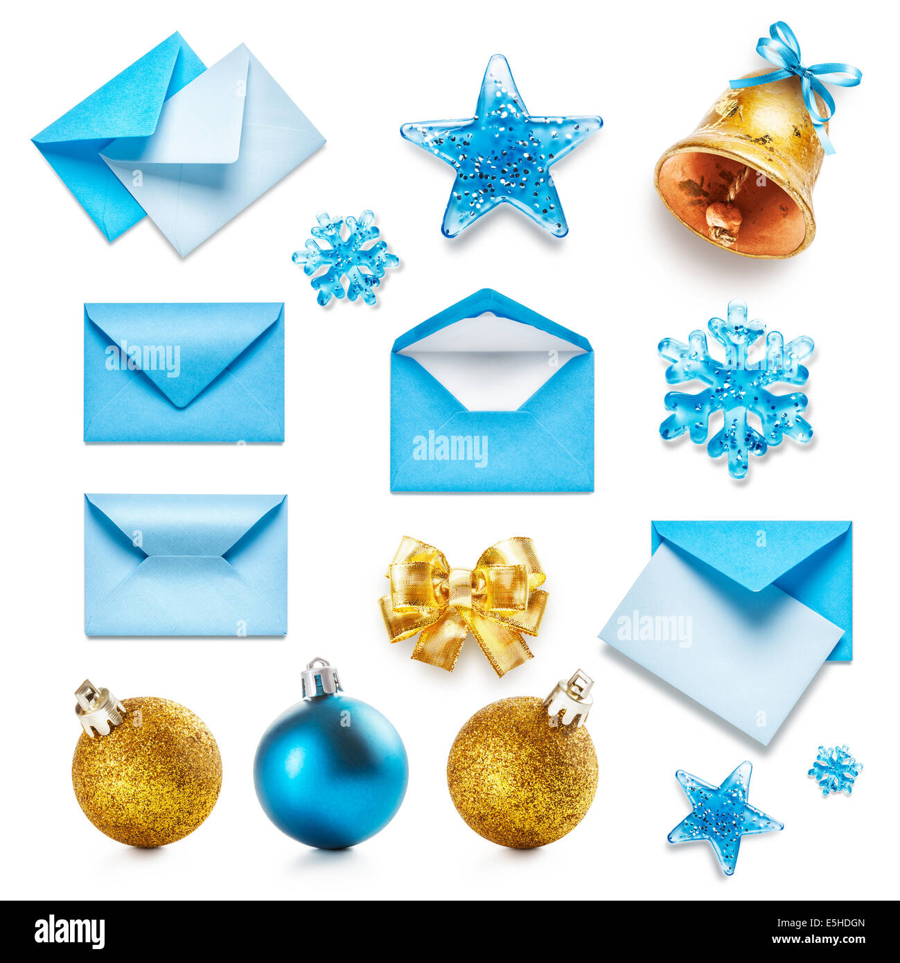 Weihnachten Dekoration, Grußkarten und blau Umschlag-Sammlung auf weißem Hintergrund Stockfoto