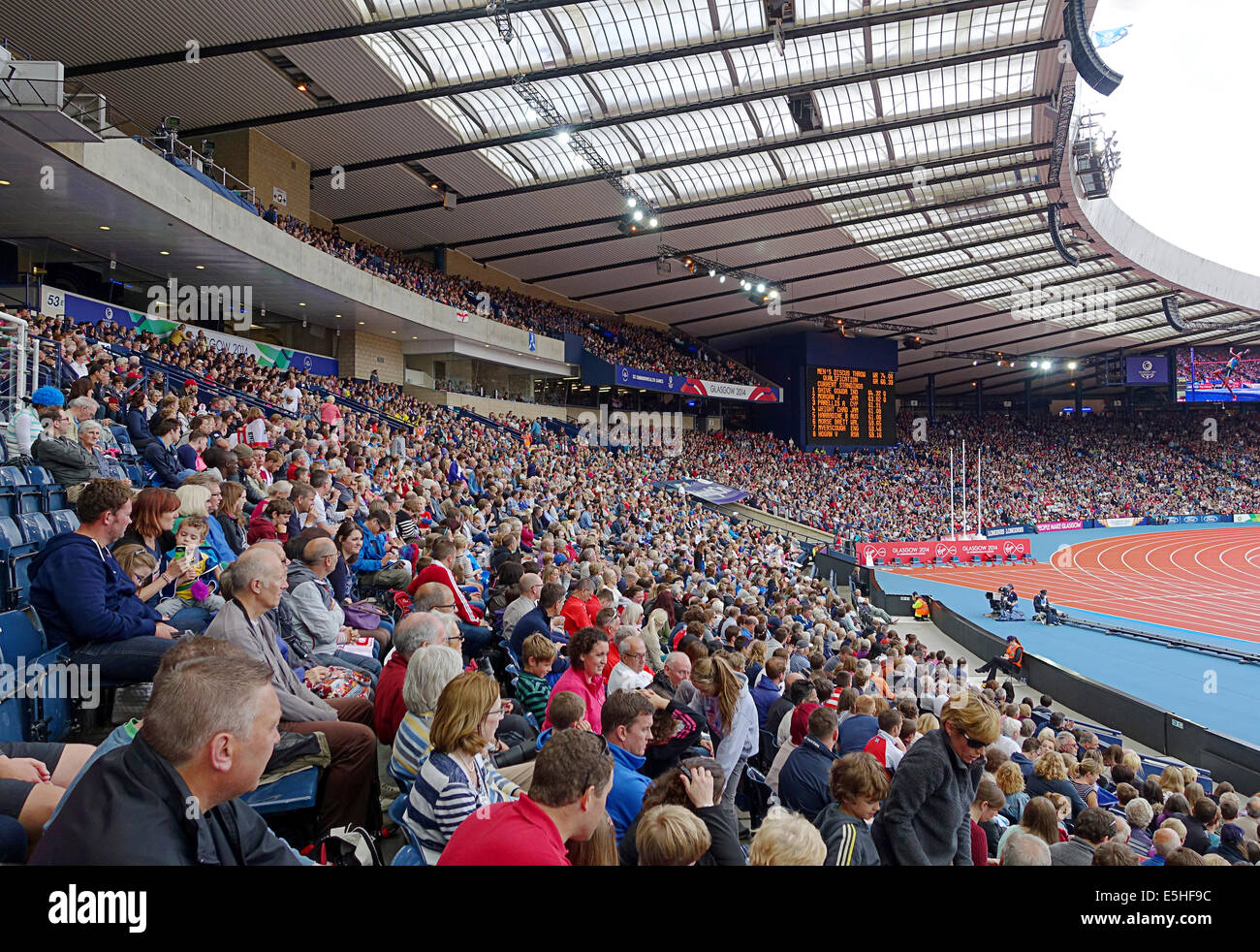 Menschenmassen beobachten die Ereignisse bei der Commonwealth-Games.Glasgow. VEREINIGTES KÖNIGREICH. Stockfoto