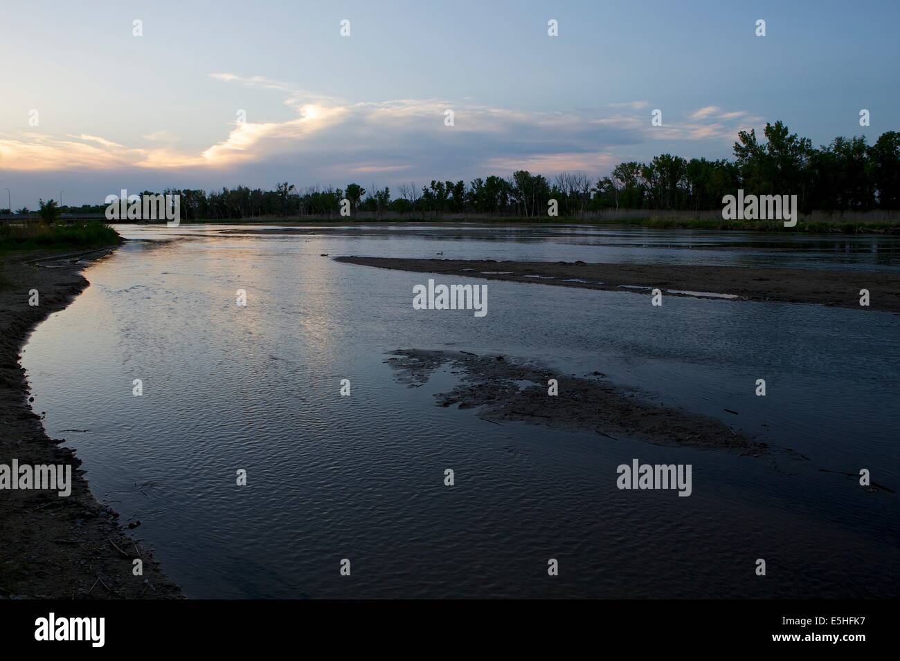 Platte River bei Sonnenuntergang in North Platte, Nebraska Stockfoto