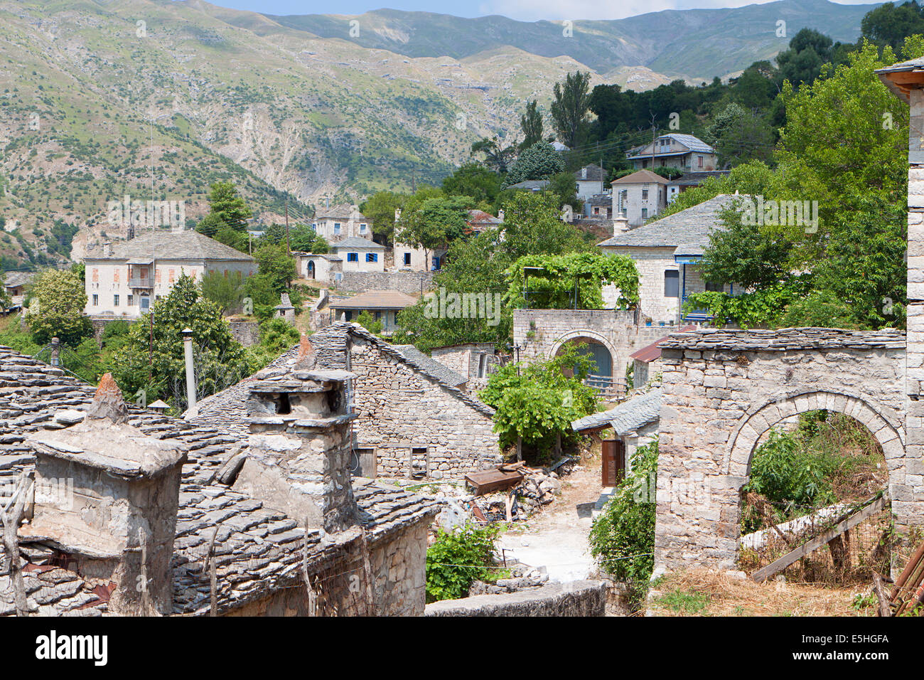 Traditionelle Dorf Kalarites Tzoumerka, Pindos-Gebirge, Epirus, Griechenland Stockfoto