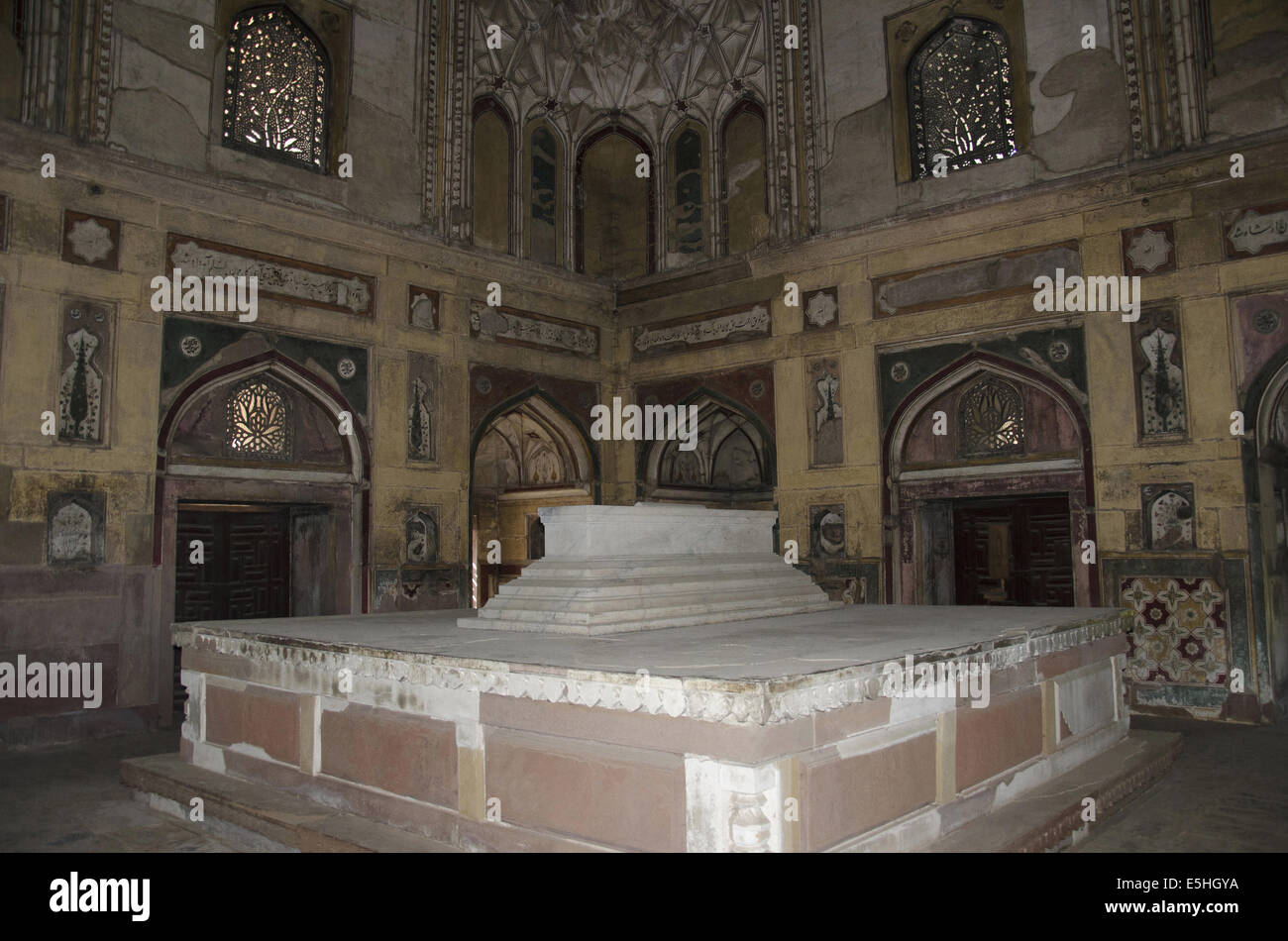 Grab von Nithar, Innenansicht, Khusro Bagh, Allahabad, Uttar Pradesh, Indien. Stockfoto