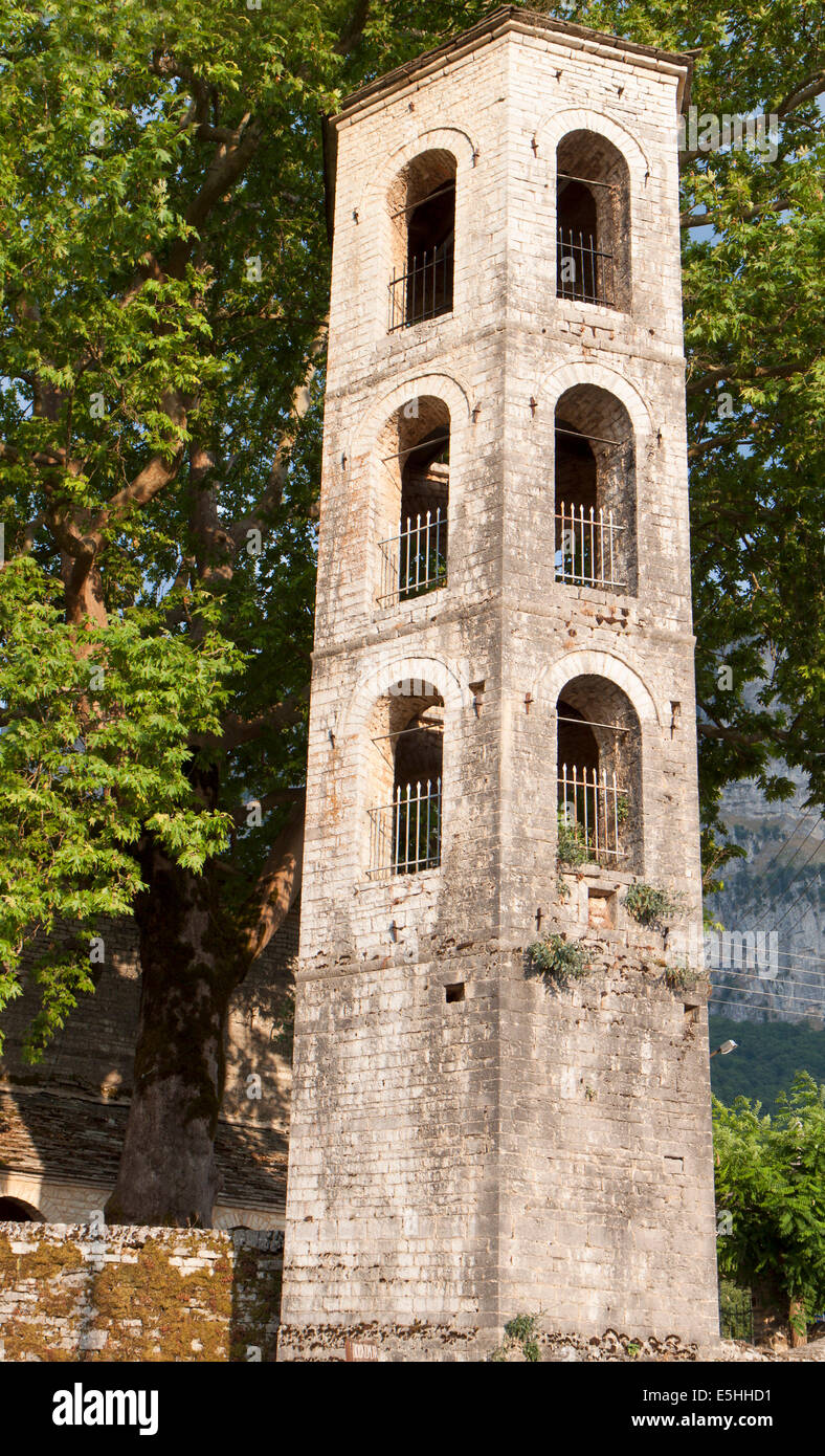 Traditionelle Kirchturm am Papigo Zagorohoria, Epirus, Pindos Gebirge, Griechenland Stockfoto