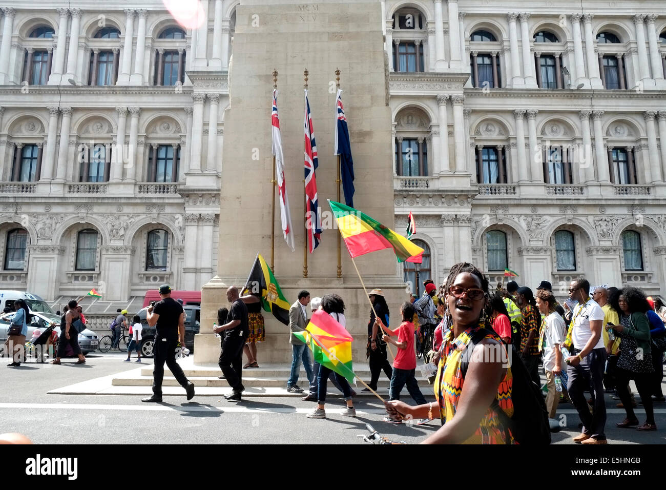 London, UK. 1. August 2014. Nachkommen von Sklaven marschierten von Brixton Downing Street fordern Wiedergutmachung für den Sklavenhandel und die Rückführung in Afrika Credit: Rachel Megawhat/Alamy Live News Stockfoto