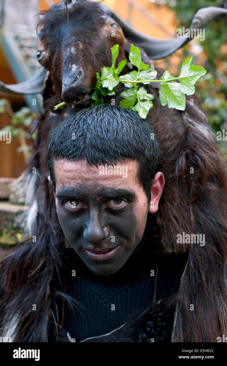 Der Karneval von Oniferi. Jedes Jahr im Februar feiern die Bürger Oniferi und des Nachbar Dorfes die Faschingszeit. Stockfoto