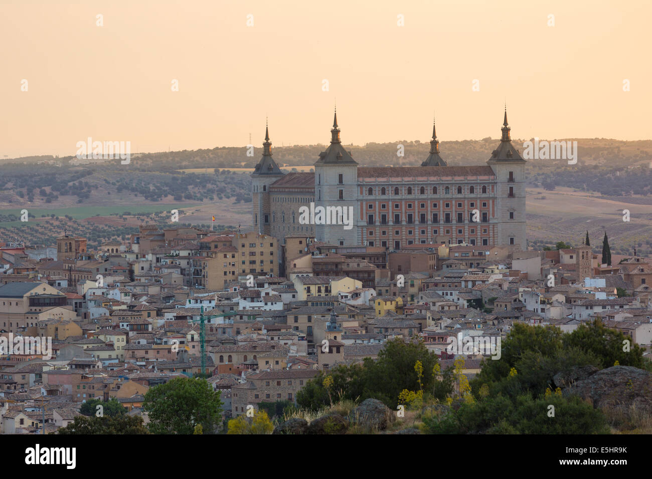 Historische Stadt von Toledo mit Festung Alcazar, Spanien Stockfoto