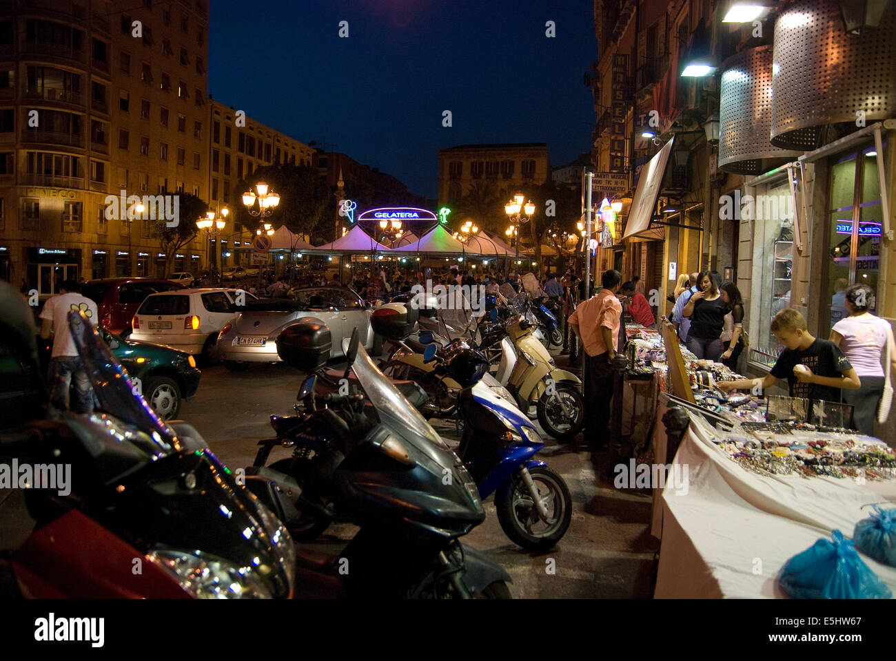 Cagliari ist die wichtigste und bevölkerungsreichste Stadt Sardiniens, der Regional- und Provoncial Kapital und politische Zentrum. Stockfoto