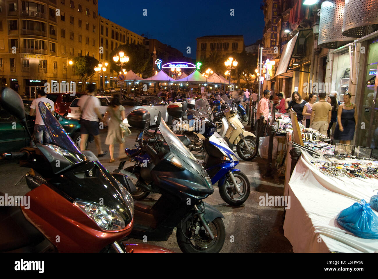 Cagliari ist die wichtigste und bevölkerungsreichste Stadt Sardiniens, der Regional- und Provoncial Kapital und politische Zentrum. Stockfoto