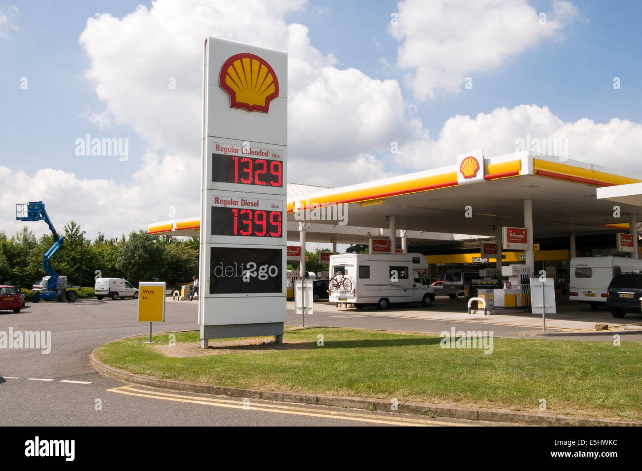 Shell Tankstelle uk Stationen Preis Preise Kraftstoff Diesel teuer Aufgabensteuer Stockfoto
