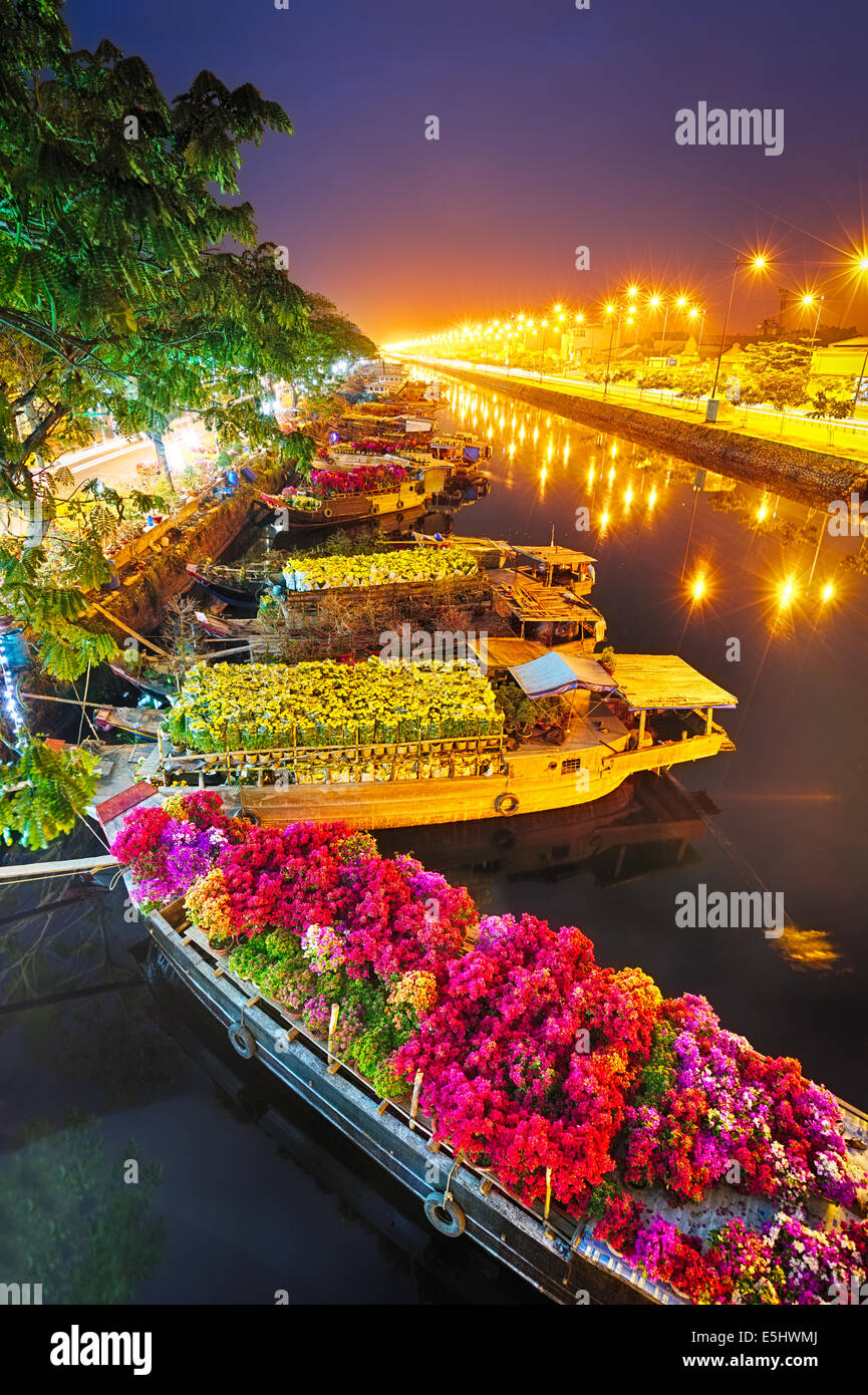 Schiffe in Saigon Blumenmarkt am Tet, Vietnam Stockfoto