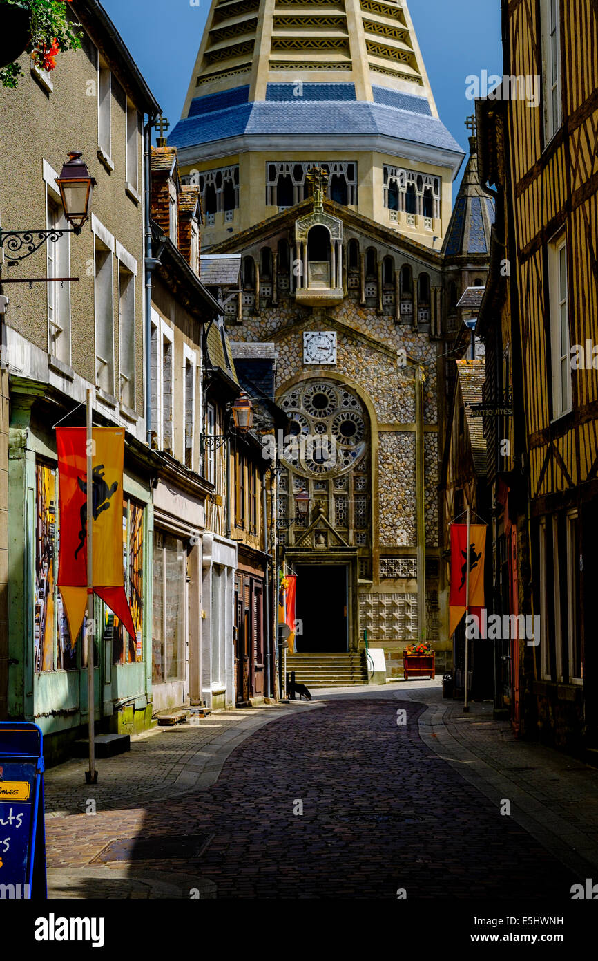 Eglise St Julien, Domfront, Basse-Normandie, Frankreich Stockfoto