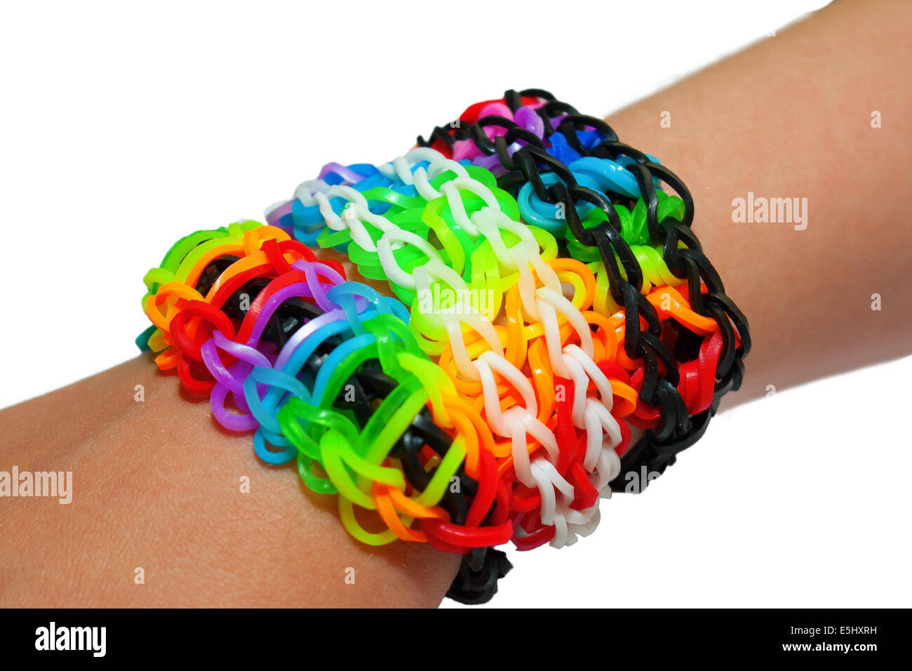 Armband aus bunten Regenbogen Webstuhl Gummibänder Stockfoto