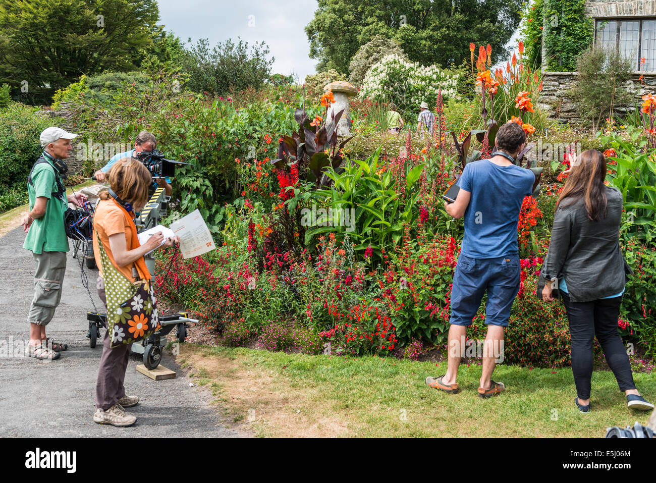 30. Juli 2014. Das Filmteam der BBC Gärtner World ein Country House and Gardens, die Dreharbeiten für die TV-Serie. Stockfoto