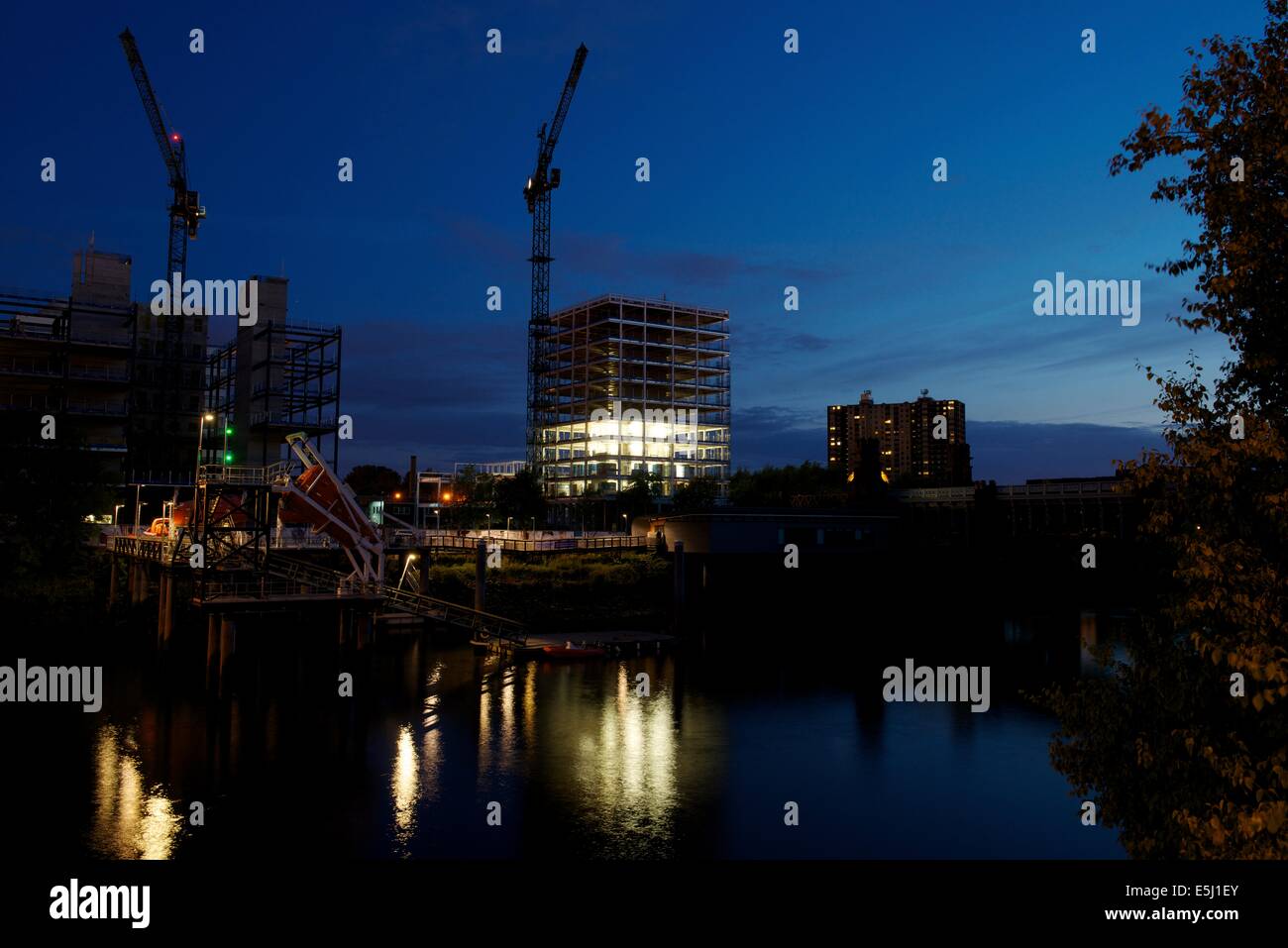 Bauarbeiten weiter am City of Glasgow College am Ufer des Clyde. Stockfoto