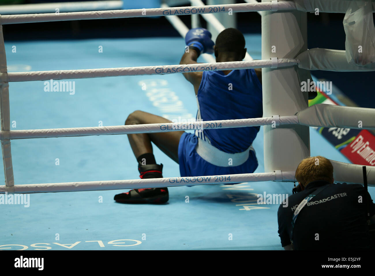 SECC Glasgow Schottland 1. August 2014. Tag 9 Boxen Halbfinale.  Antony Fowler ger schlägt Benny Muziyo ZAM. © ALAN OLIVER/Alamy Leben Stockfoto