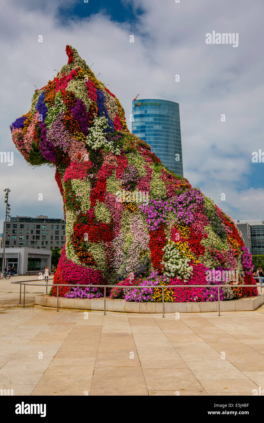 Welpe floral Skulptur des amerikanischen Künstlers Jeff Koons, Guggenheim Museum, Bilbao, Baskenland, Spanien Stockfoto
