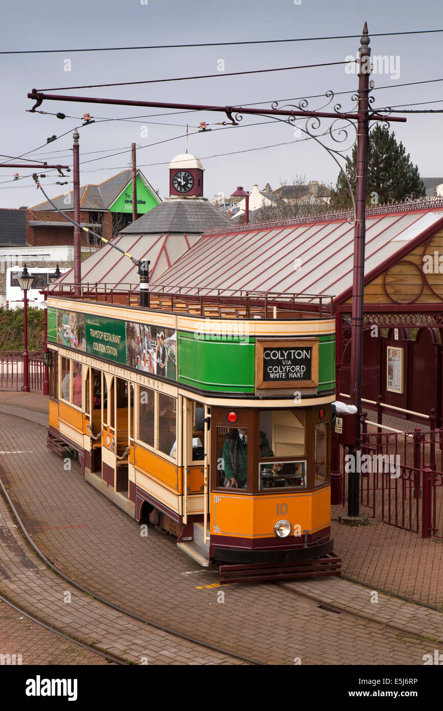 UK England, Dorset, Seaton elektrische Straßenbahn, Colyton Straßenbahn White Hart am Endpunkt Stockfoto