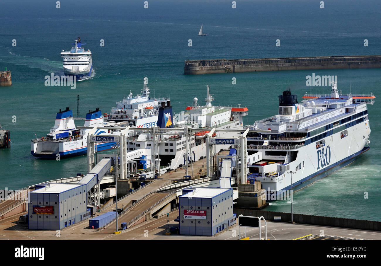 Erhöhten Blick auf Hafen von Dover, Kent, England, Uk. Stockfoto