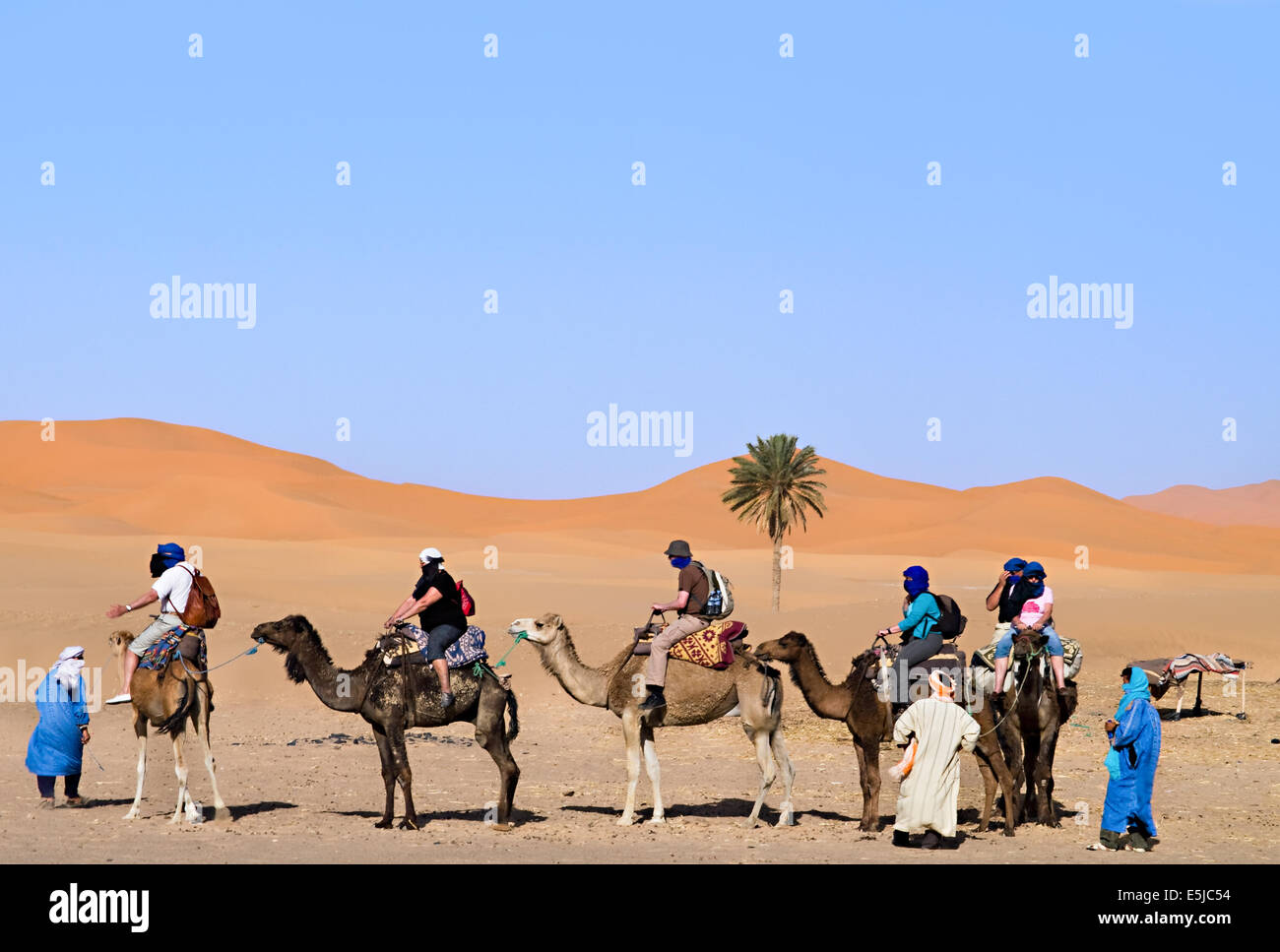 Merzuga Sahara Dünen von Erg Shebbi. Ausflug in die Wüste. Stockfoto