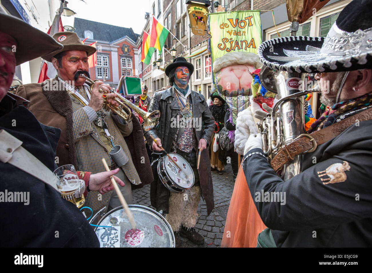 Niederlande Maastricht Karneval kostümierte Stockfoto