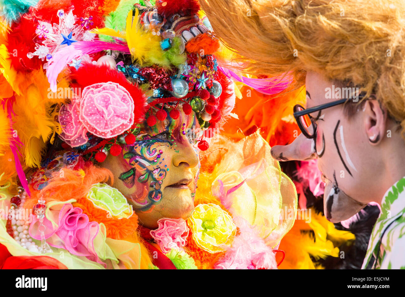 Niederlande, Maastricht, Karneval. Schön geschminkte Frau. Porträt Stockfoto