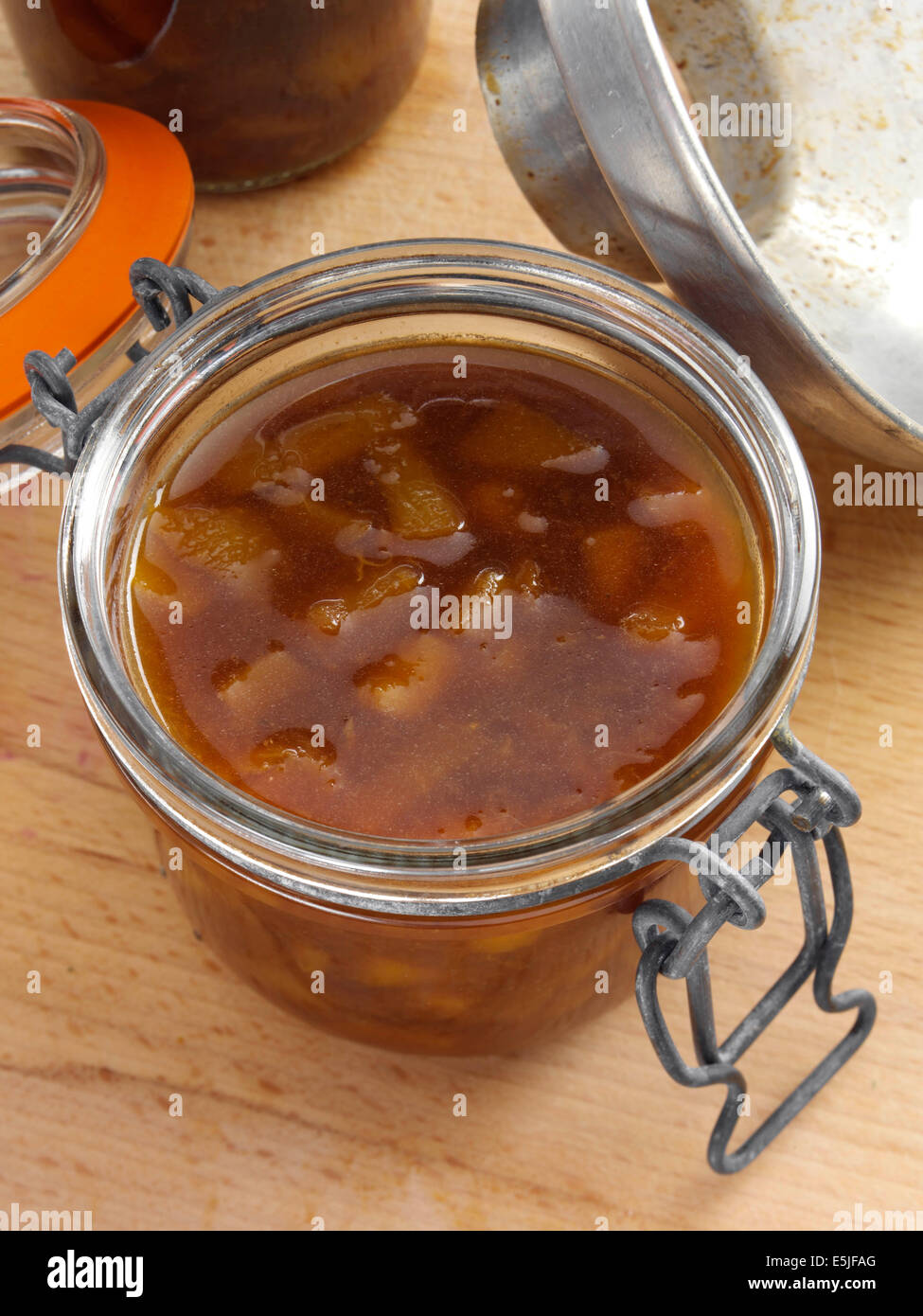 Gewürzte in Kilner Gläser hausgemachte Pfirsichmarmelade Stockfoto