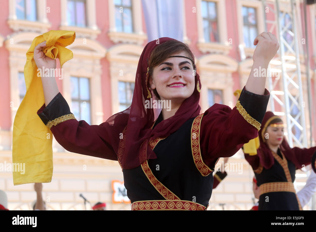 Mitglieder der Folk Gruppe albanische Kultur Gesellschaft aus Cegrane, Mazedonien während der 48. internationalen Folklore-Festival in Zagreb Stockfoto