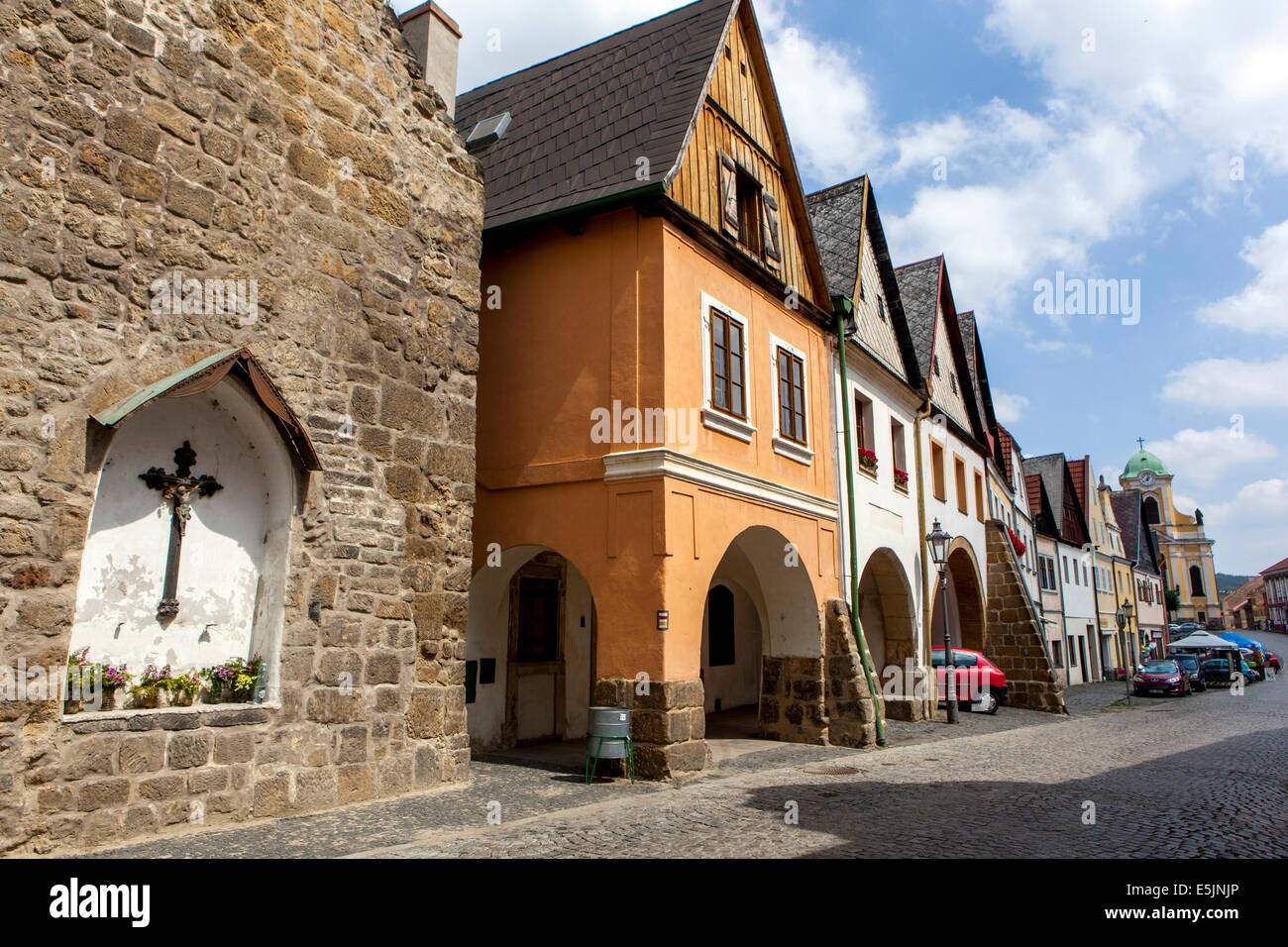 Westlichen Teil des Marktes - Giebel Häuser auf Mirove Square, Ustek Stadt - die kleinste städtische Erhaltung in der Tschechischen Republik-N Stockfoto