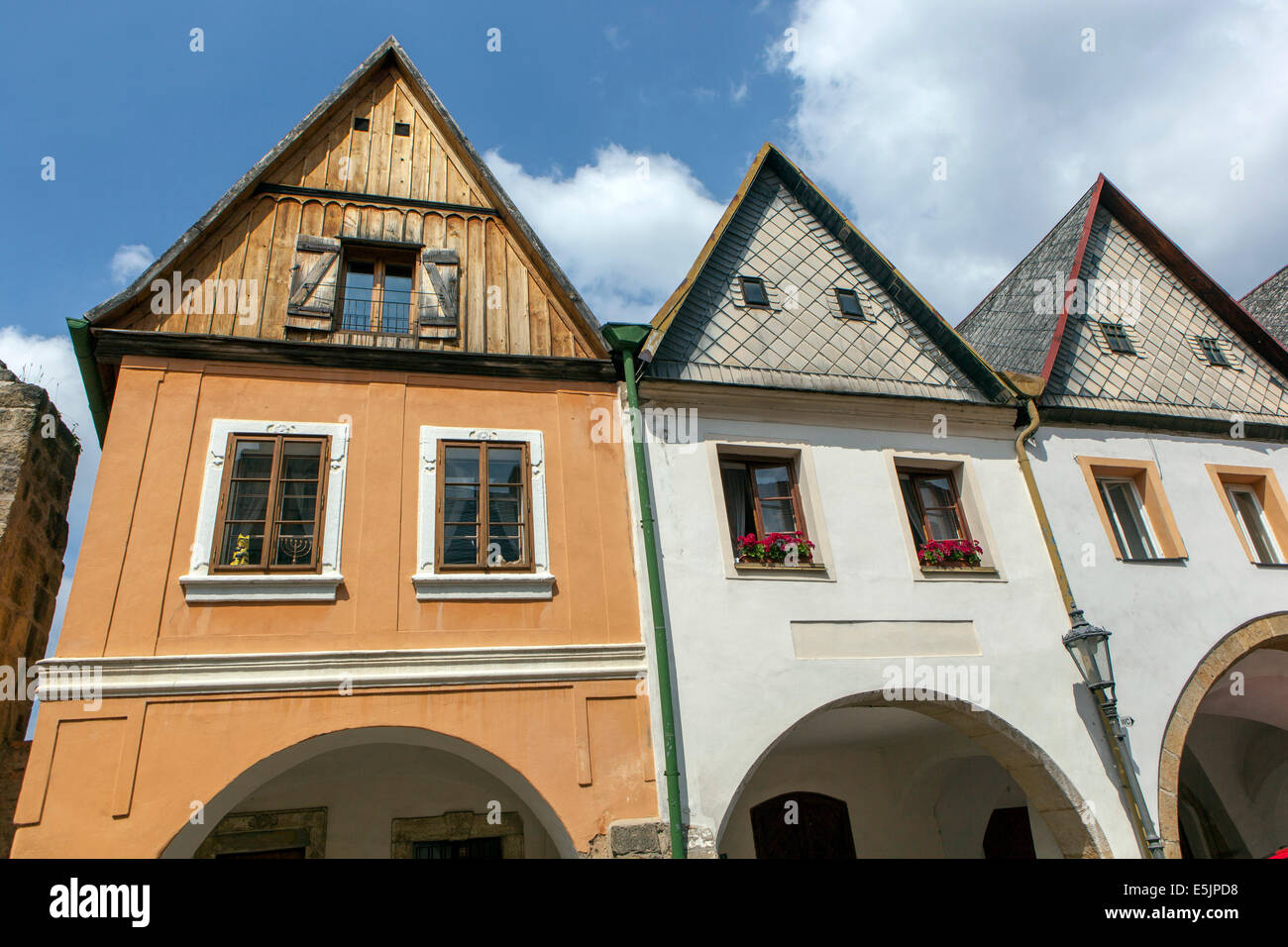Mustek Tschechische Republik, Giebelhäuser am Marktplatz Stockfoto