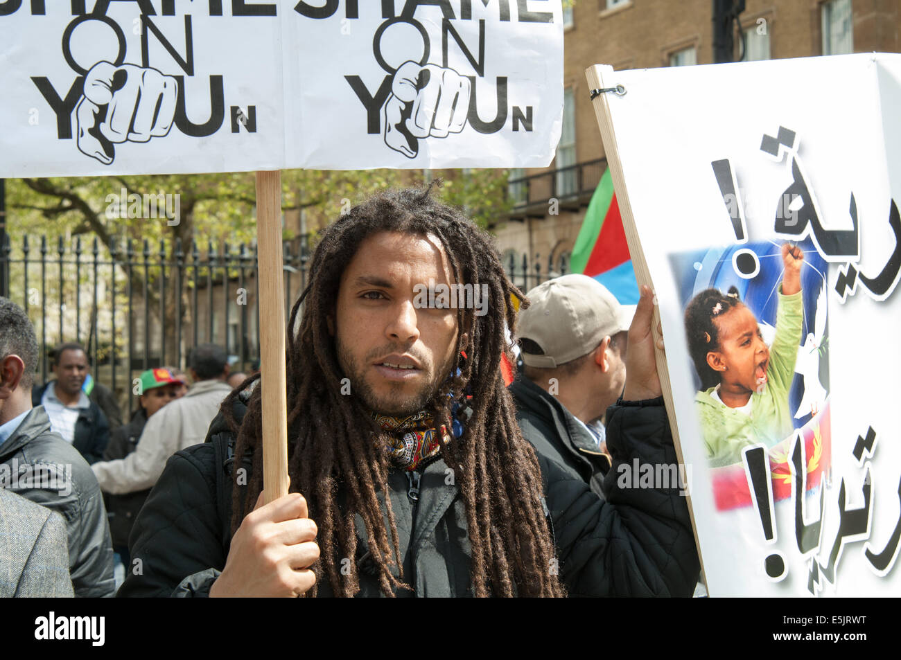Eritreische Demonstrant, gegenüber Downing Street, London, England. Stockfoto